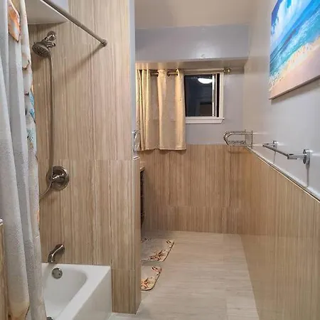 Lovely Condo 2 Bedrooms, 2 Bathrooms, Free 1 Parking At Waikiki Beach Honolulu Esterno foto