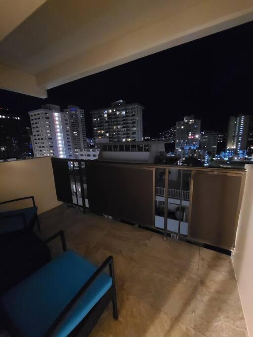 Apartment Lovely 2 Bedrooms, 2 Bathrooms, Free 1 Parking At Waikiki *