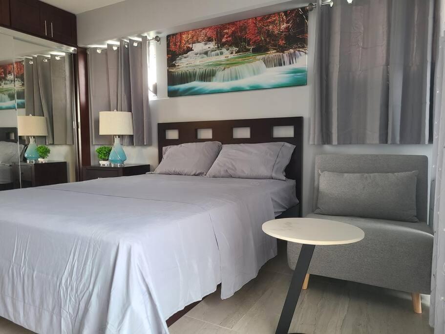 Apartment Lovely 2 Bedrooms, 2 Bathrooms, Free 1 Parking At Waikiki *
