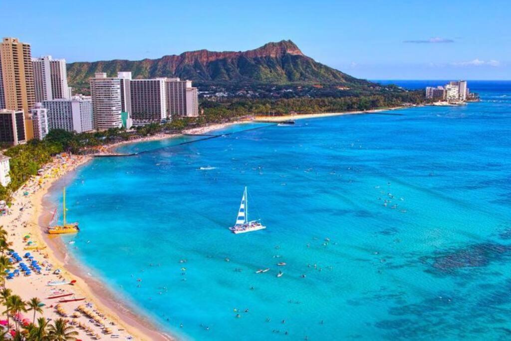 Lovely 2 Bedrooms, 2 Bathrooms, Free 1 Parking At Waikiki Honolulu