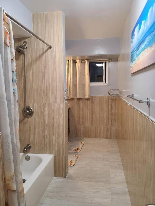 Lovely 2 Bedrooms, 2 Bathrooms, Free 1 Parking At Waikiki * Honolulu