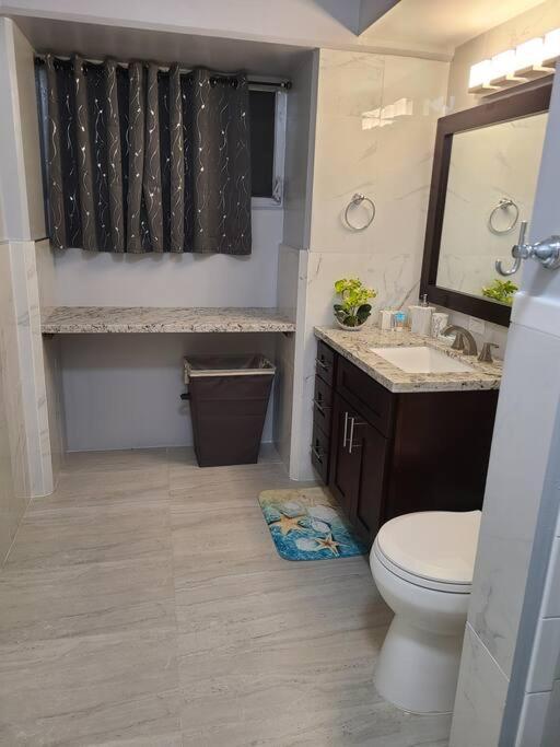 Lovely 2 Bedrooms, 2 Bathrooms, Free 1 Parking At Waikiki * Honolulu
