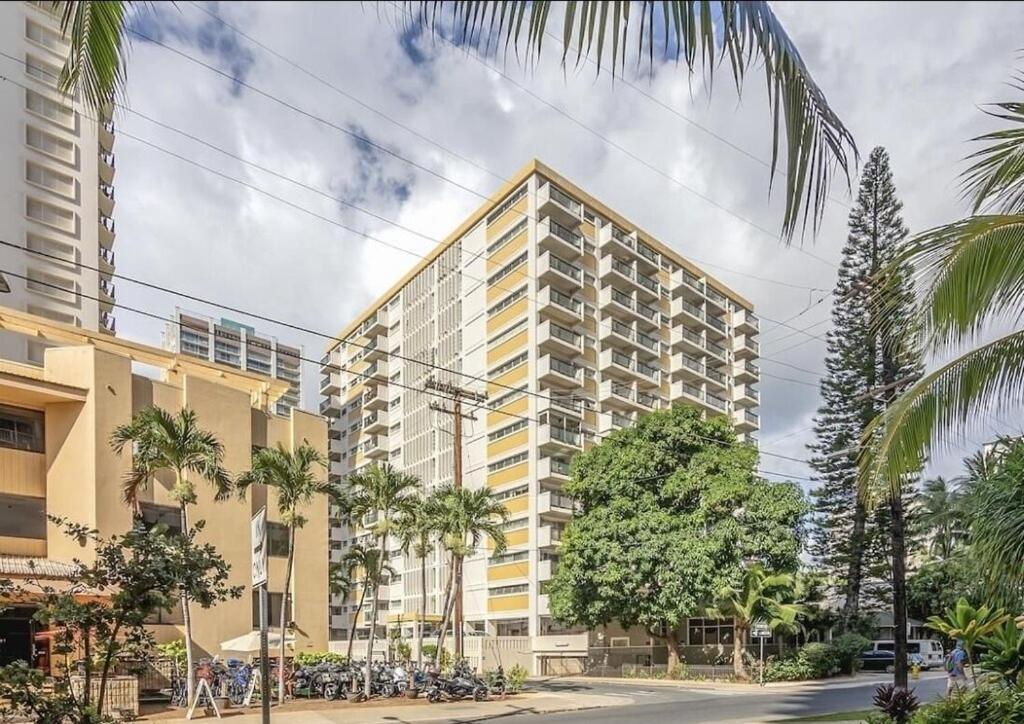 Lovely 2 Bedrooms, 2 Bathrooms, Free 1 Parking At Waikiki * Honolulu