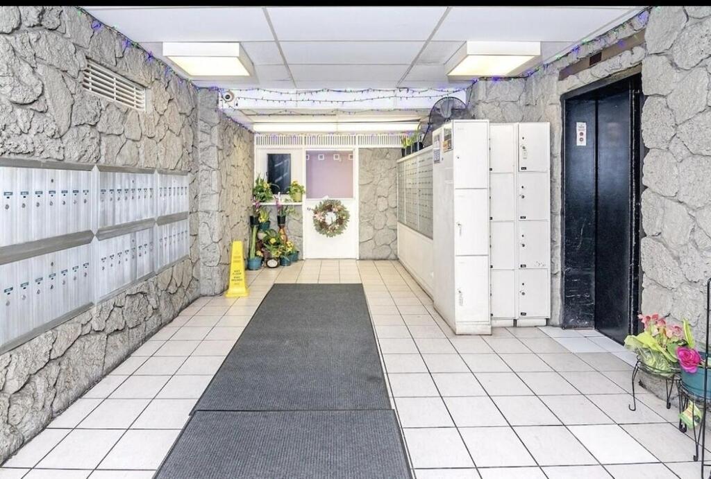 Lovely 2 Bedrooms, 2 Bathrooms, Free 1 Parking At Waikiki